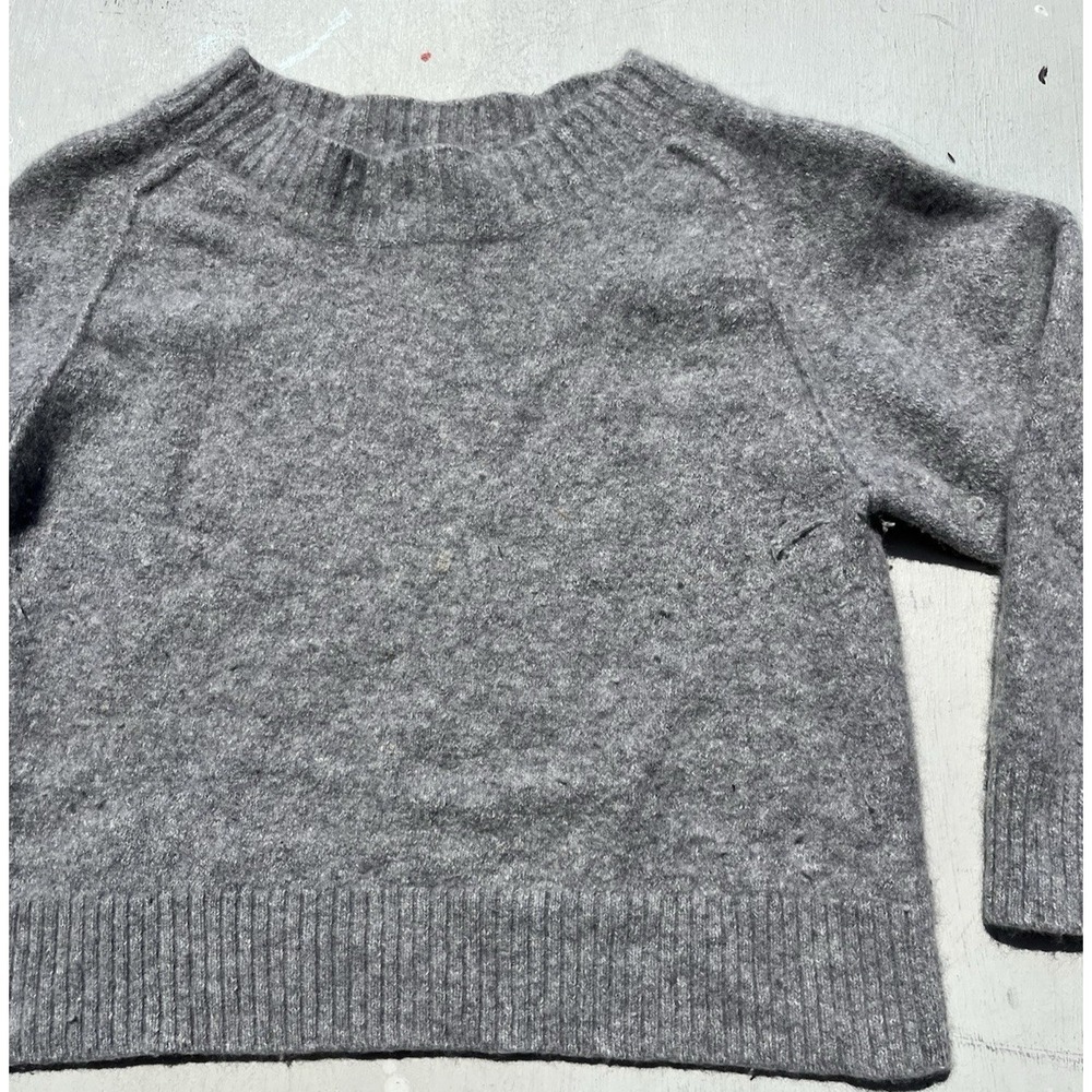 Women's VINCE Sweater Gray Solid M Preppy Cashmere V-Neck Luxury Normcore CROP